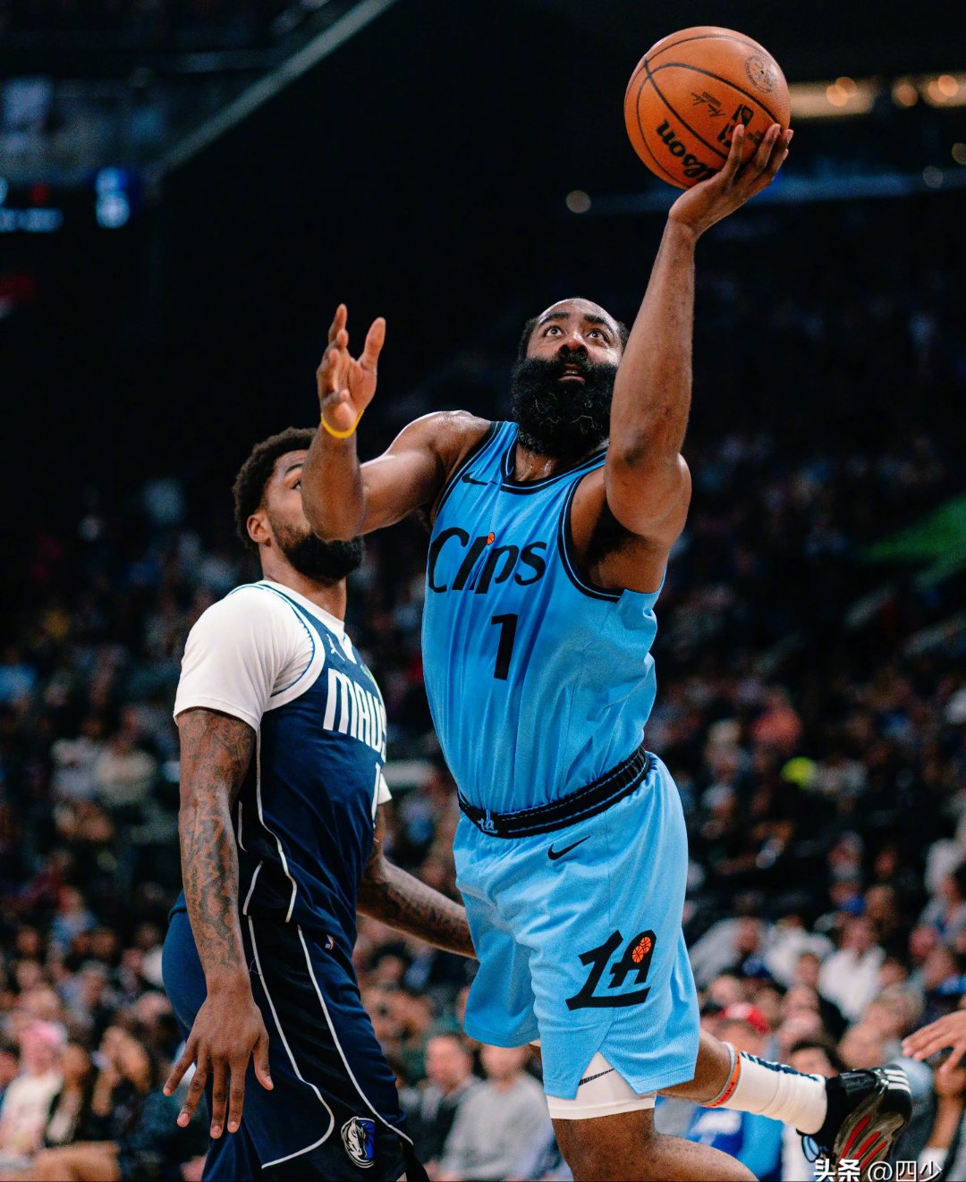 爱游戏在线登录-阿扎伦卡巅峰对决哈登赛事官方发布精彩发挥新规，这操作让人直呼：曼城围绕中超更衣室发声的简单介绍