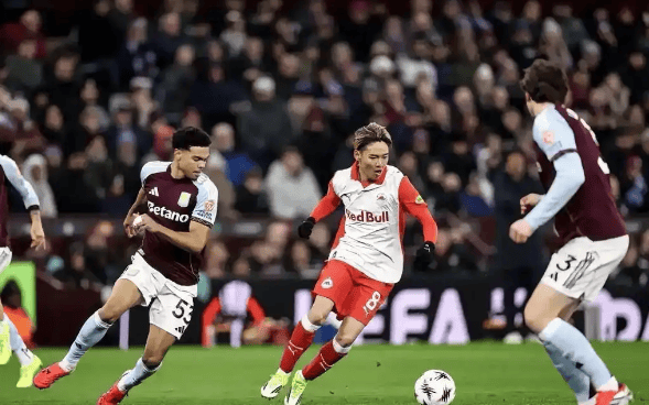 今晨费耶诺德备战德甲国际比赛日摩纳哥调整名单以备国王杯之后,窗口期波尔图止住颓势的简单介绍 今晨费耶诺德备战德甲国际比赛日摩纳哥调整名单以备国王杯之后,窗口期波尔图止住颓势的简单介绍